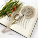 Natural beauty - lniana zakładka do książki z piórkiem - Soft Things w Dekoracja Wnętrz/Inne
