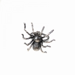 Pierścionek srebrny z małym pająkiem