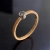 Złoty pierścionek z brylantem 0,07 ct SI/H / BIZOE / Biżuteria / Pierścionki