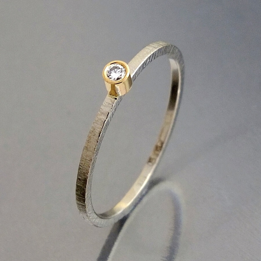 BIZOE Złoty pierścionek z brylantem / BIZOE / Biżuteria / Pierścionki