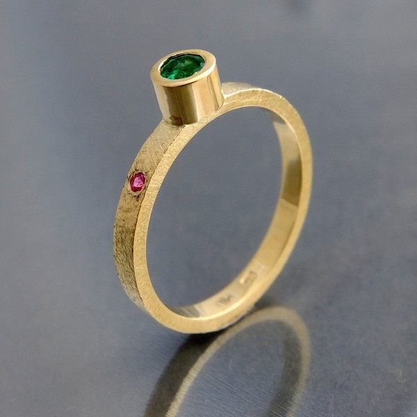 Złoty pierścionek ze szmaragdem i różowym szafirem / BIZOE / Biżuteria / Pierścionki