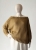 Złoty pulower wykonany z bawełny i lnu, z błyszczącymi cekinami, gotowy do wysyłki / Knitwear Factory / Moda / Swetry i poncza