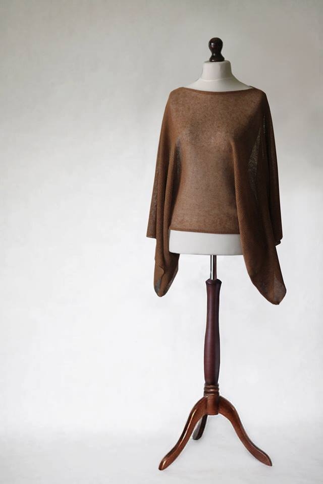  Sweter-Poncho z czystego surowego lnu / Knitwear Factory / Akcesoria / Swetry i poncza