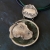 Sztuk Kilka, Biżuteria, Wisiory, Wisior z hipopotamem ze srebra na tle zielonej ceramiki