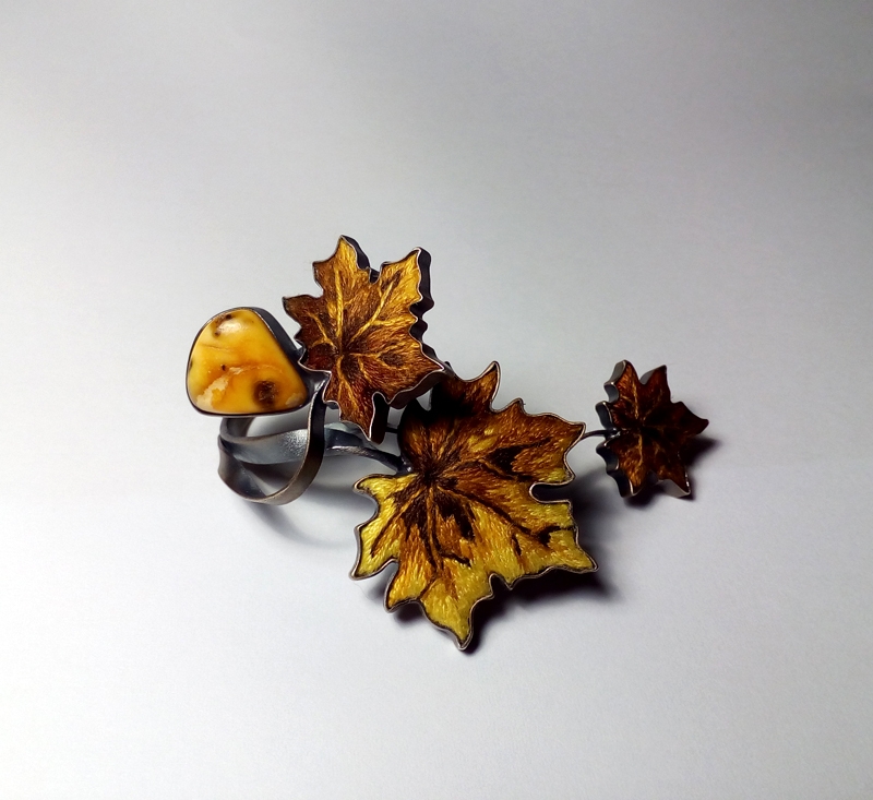 Jesienny pierścionek z bursztynem / jolantabromke / Biżuteria / Pierścionki