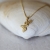 Jeleń mini amulet ze złoconego srebra / Cztery Humory / Biżuteria / Wisiory