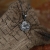Mini wisiorek wydra z muszelką ze srebra 925 / Cztery Humory / Biżuteria / Wisiory