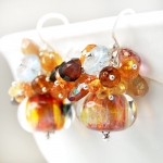 Aurore - Radosne Srebrne Kolczyki z Artystycznymi Koralami Lampwork