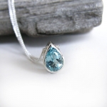 TOPAZ TEAR - srebrny naszyjnik