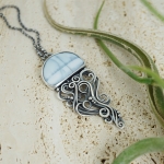 Modra - fantazyjny, srebrny naszyjnik z opalem błękitnym - Alabama Studio w Biżuteria/Naszyjniki
