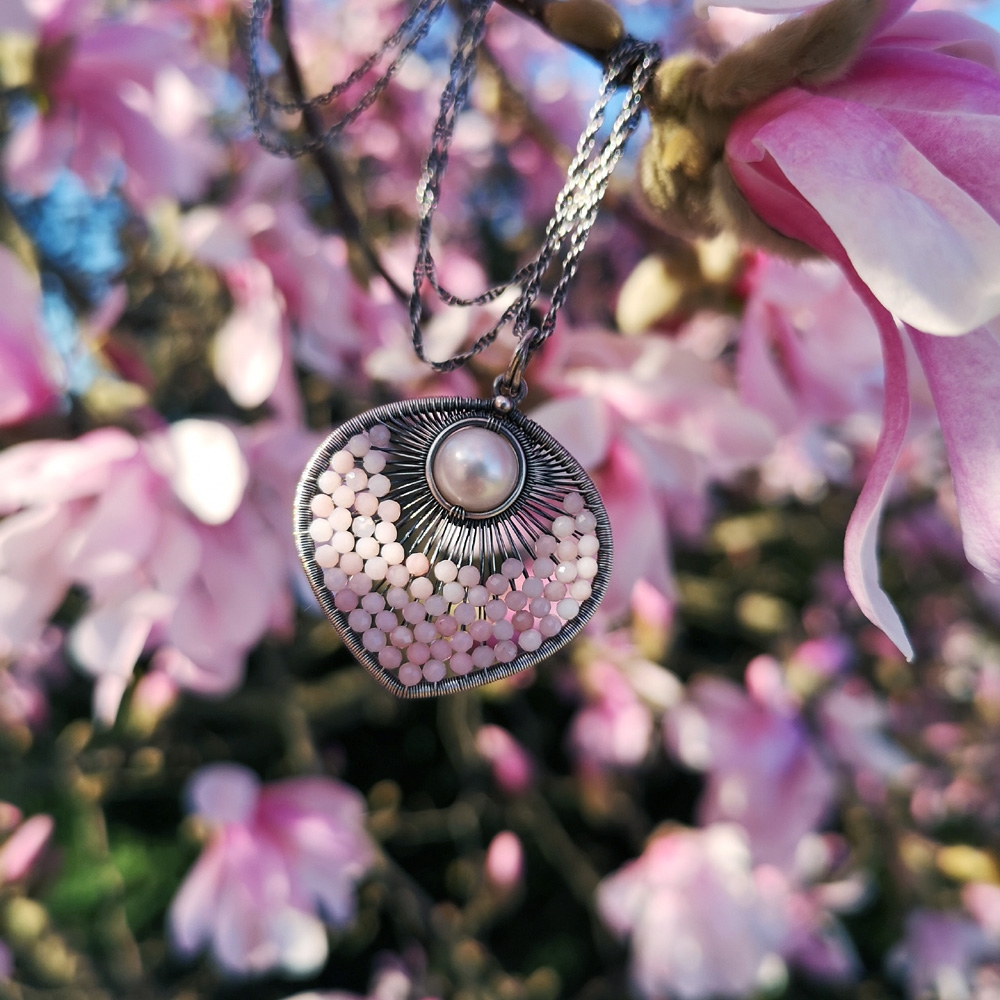 Słodki zapach magnolii - elegancki, srebrny wisior wire wrapping z różowymi opalami / Alabama Studio / Biżuteria / Wisiory