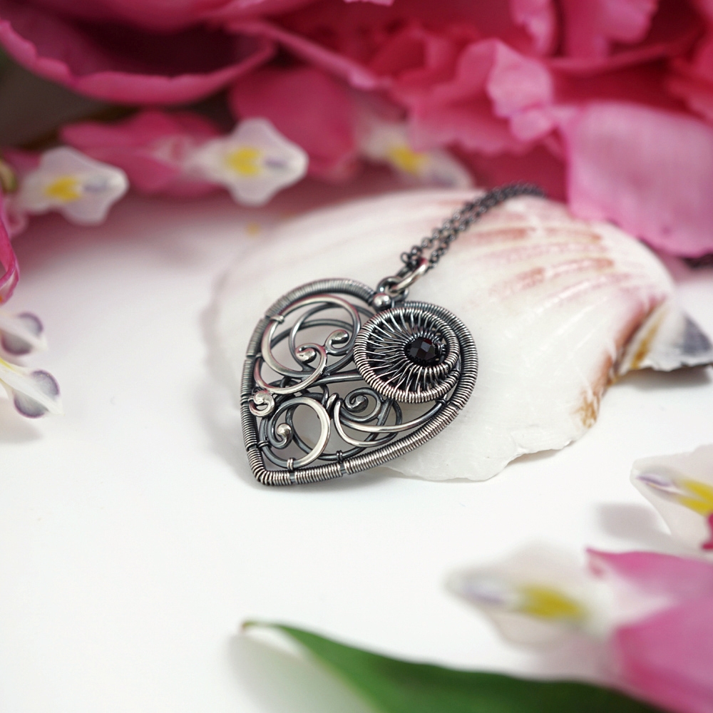 Love story - asymetryczny, srebrny wisior w kształcie serca / Alabama Studio / Biżuteria / Wisiory