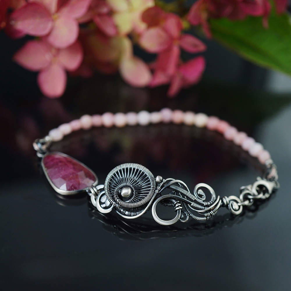 Rubinowy sen - srebrna bransoletka z rubinem i różowym opalem / Alabama Studio / Biżuteria / Bransolety