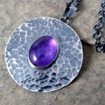 Violet - wisior