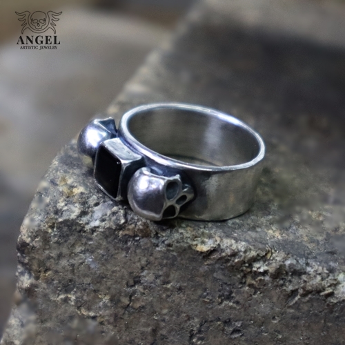Skull Ring - pierścień z czaszkami / Anioł / Biżuteria / Pierścionki