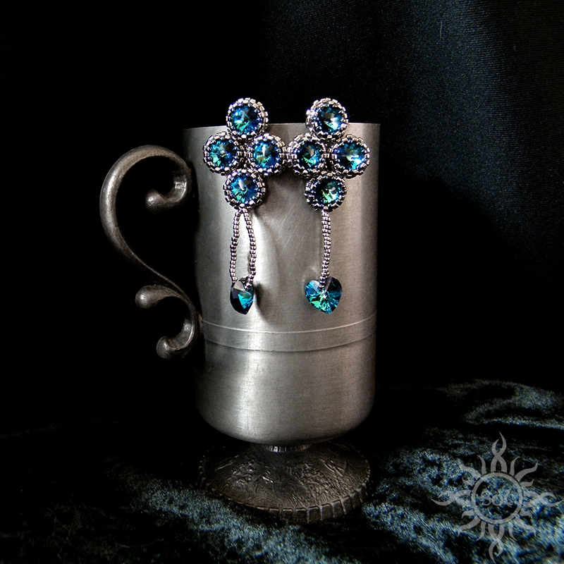 Bermuda Blue, efektowne kolczyki z kryształami Swarovskiego, beading / Sol / Biżuteria / Kolczyki