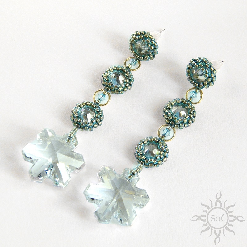 Śnieżynki crystal blue shade, kolczyki z kryształami Swarovskiego, beading / Sol / Biżuteria / Kolczyki