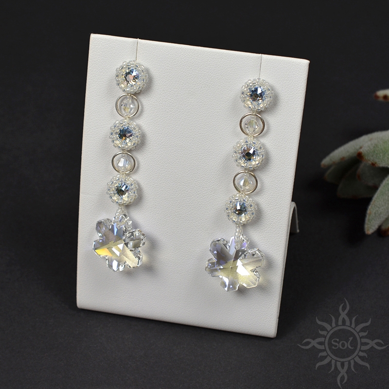 Śnieżynki moonlight, ślubne kolczyki z kryształami Swarovskiego, beading / Sol / Biżuteria / Kolczyki