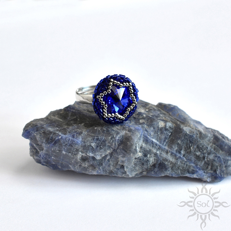 Majestic blue, pierścionek z kryształem Swarovskiego, beading / Sol / Biżuteria / Pierścionki