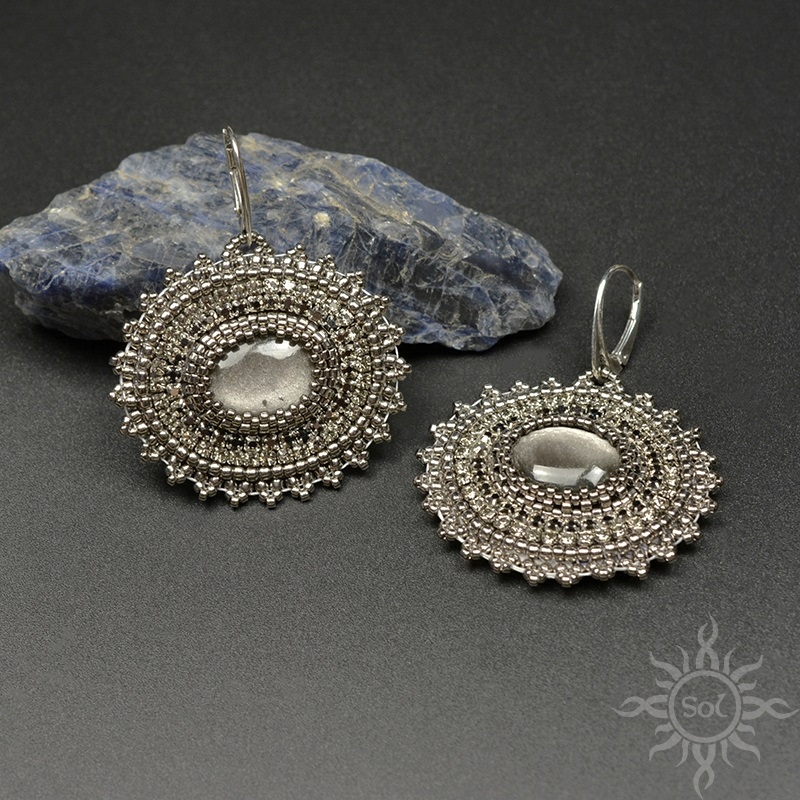 Celebros, kolczyki ze srebrnymi obsydianami, haft koralikowy / Sol / Biżuteria / Kolczyki