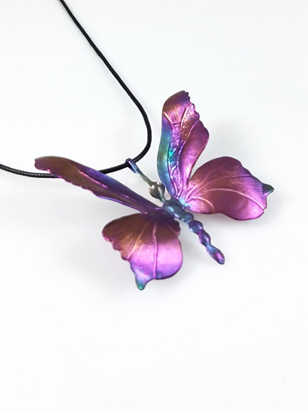 Motyl z tytanu / galeria OKO / Biżuteria / Naszyjniki
