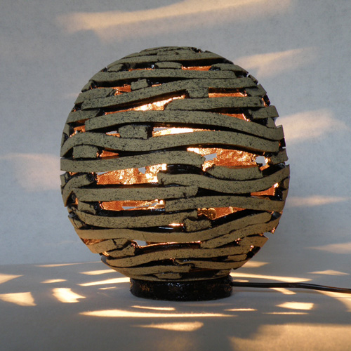 Lampa kula w pasy  / galeria ceramiki / Dekoracja Wnętrz / Lampy