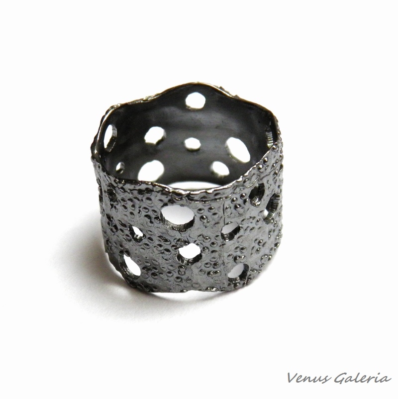 Księżycowy pierścionek / VENUS GALERIA / Biżuteria / Pierścionki