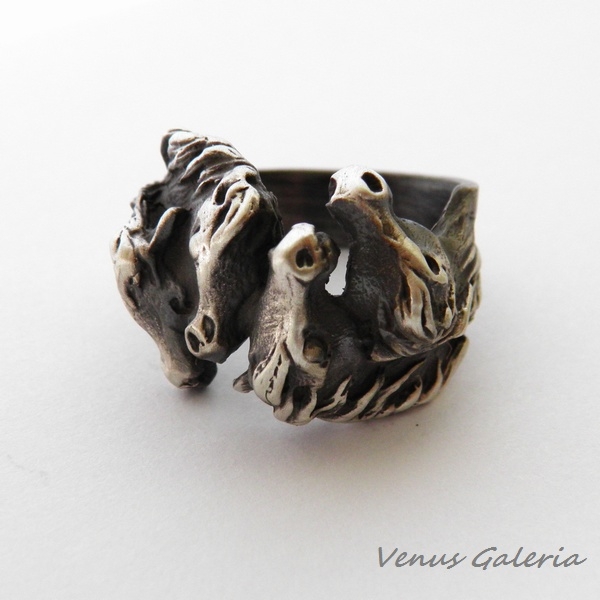 Konie pierścionek srebrny / VENUS GALERIA / Biżuteria / Pierścionki