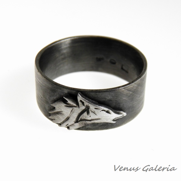 Obrączka srebrna z wilkiem / VENUS GALERIA / Biżuteria / Pierścionki