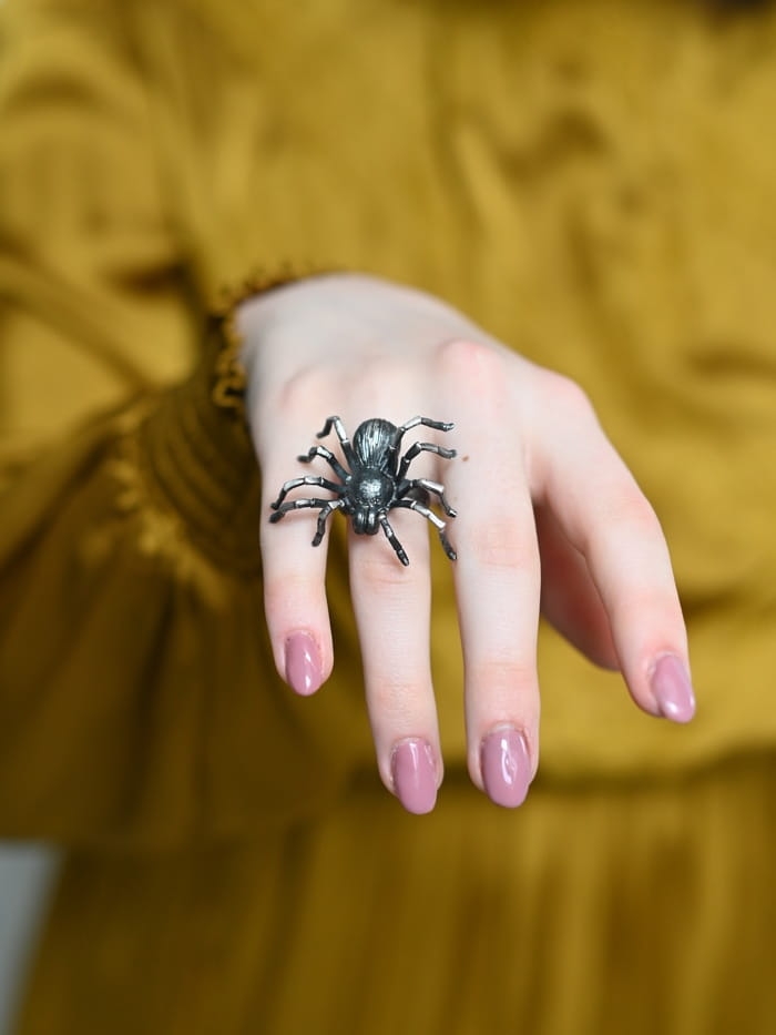  Artystyczny pierścionek srebrny z pająkiem / VENUS GALERIA / Biżuteria / Pierścionki