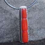 TOTEM - srebrny wisior z koralem