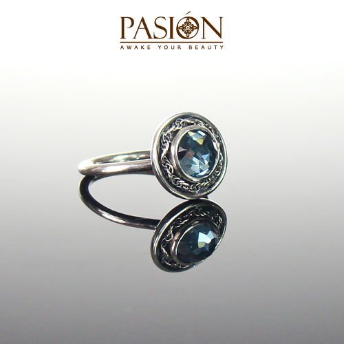 RAYA - Srebrny pierścionek z Topazem Sky Blue / PASIÓN / Biżuteria / Pierścionki