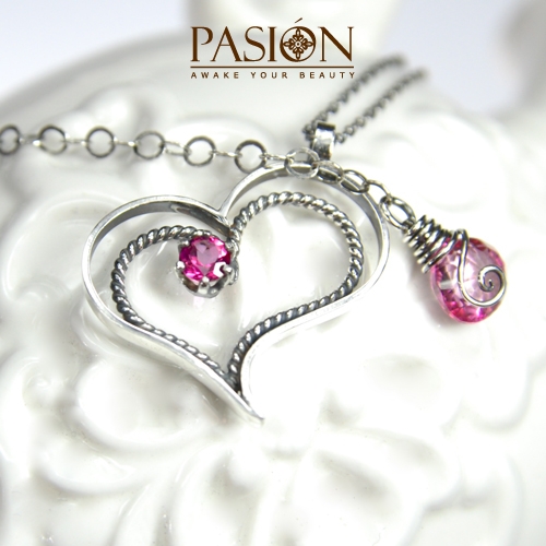 SWEETHEART - srebrny naszyjnik z motywem serca z różowymi Topazami / PASIÓN / Biżuteria / Naszyjniki