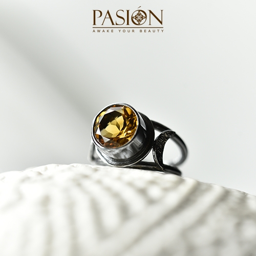 TRIPLE MOON - czarny pierścień z Cytrynem / PASIÓN / Biżuteria / Pierścionki