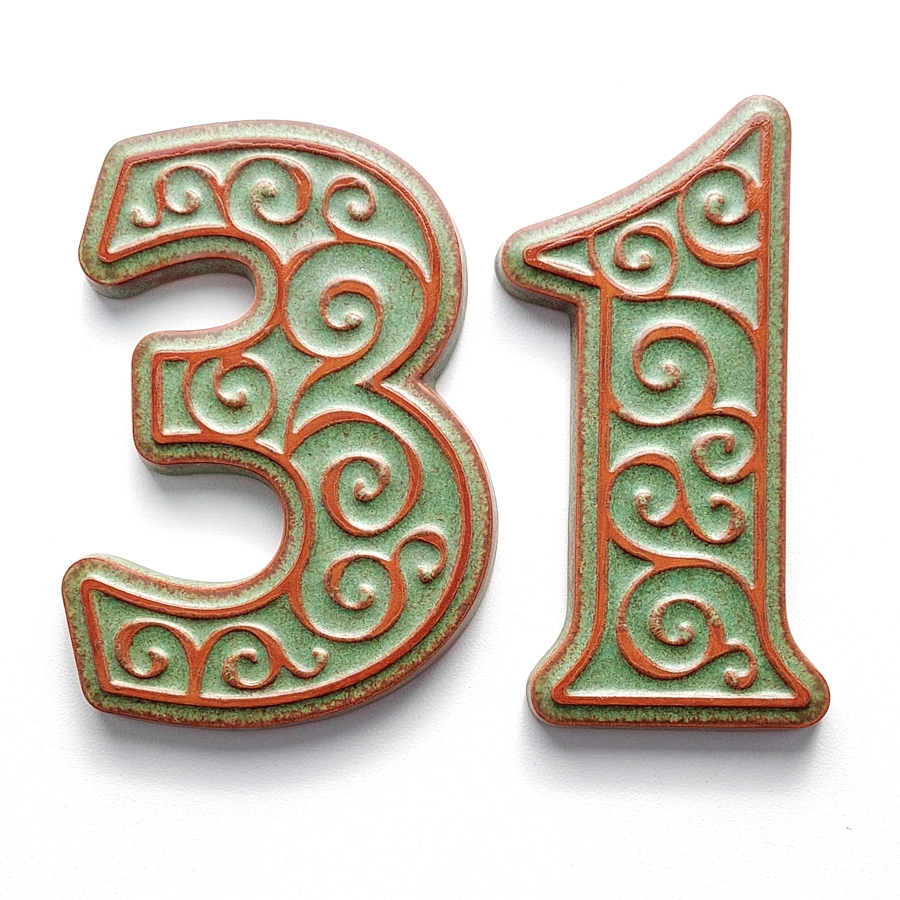 numer domu 31  zielony z brązowymi ornamentami / pracowniazona / Dekoracja Wnętrz / Ceramika