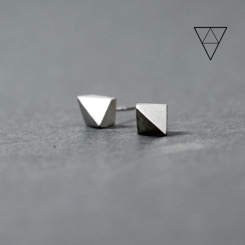 Geometryczne minimalistyczne kolczyki srebrne bryłki DIAMOND VI / SHAMBALA / Biżuteria / Kolczyki