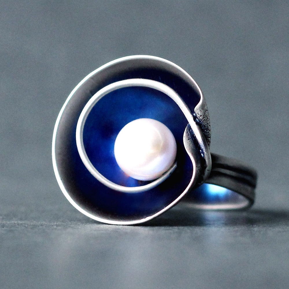 Srebrny pierścionek z perłą naturalną / SHAMBALA / Biżuteria / Kolczyki