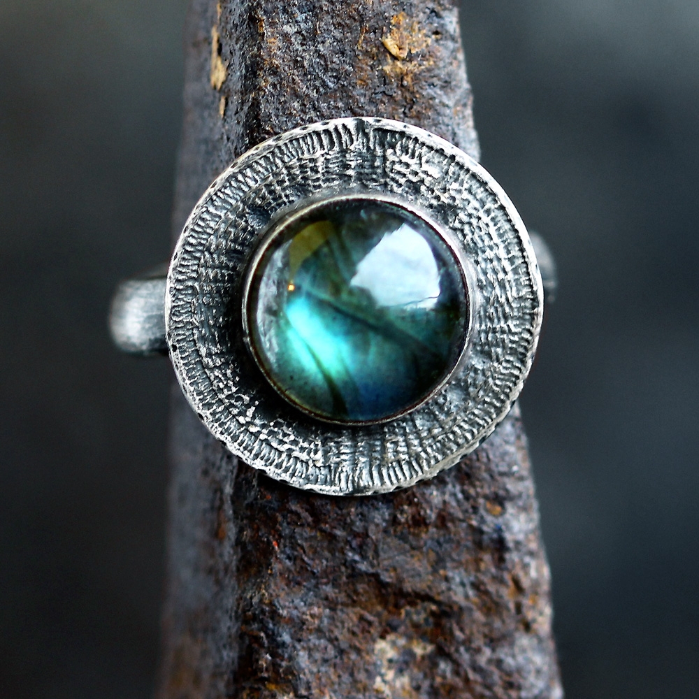 Srebrny pierścionek tribal z naturalnym kamieniem, labradoryt / SHAMBALA / Biżuteria / Pierścionki
